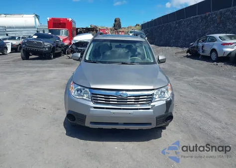 2010 Subaru Forester 2.5X Premium z USA, uszkodzony, nr VIN JF2SH6CC3AH774032